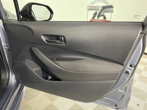 Used 2025 Toyota Corolla LE image 14