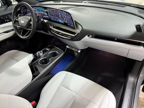 New 2026 Cadillac Lyriq Sport image 48