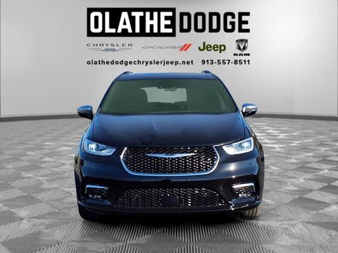 New 2026 Chrysler Pacifica Pinnacle image 34