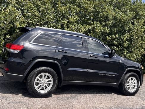 Used 2020 Jeep Grand Cherokee Laredo AWD/4WD image 8