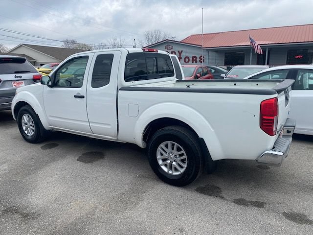 Used 2017 Nissan Frontier SV AWD/4WD image 2