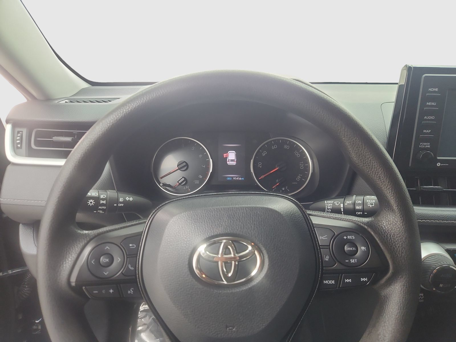 Used 2021 Toyota RAV4 XLE FWD image 17
