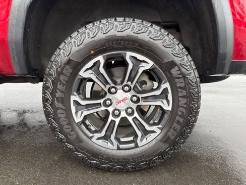 Used 2024 GMC Canyon AT4 w/ AT4 Premium Package AWD/4WD image 30