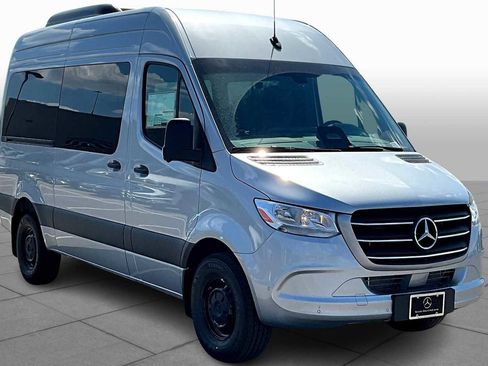 New 2025 Mercedes-Benz Sprinter 2500 image 2