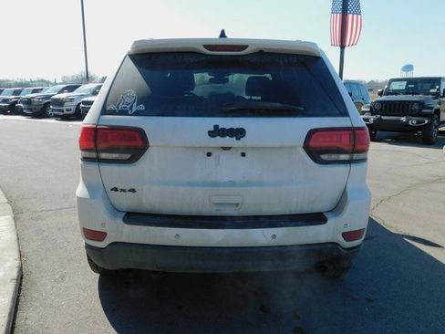 Used 2019 Jeep Grand Cherokee Laredo image 27