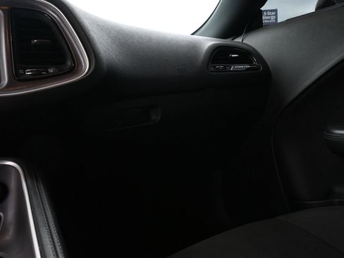 Used 2019 Dodge Challenger R/T RWD image 8