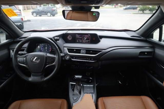 Used 2019 Lexus UX 200 FWD image 7