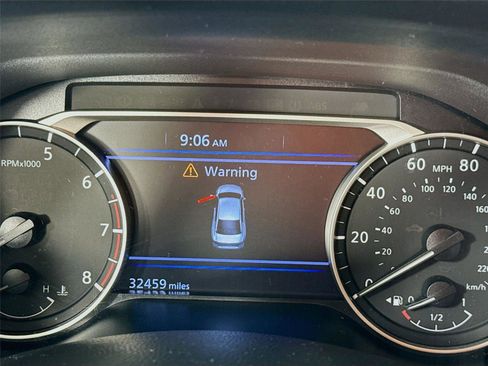 Used 2025 Nissan Altima 2.5 SV FWD image 6