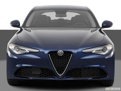 Used 2017 Alfa Romeo Giulia AWD image 1