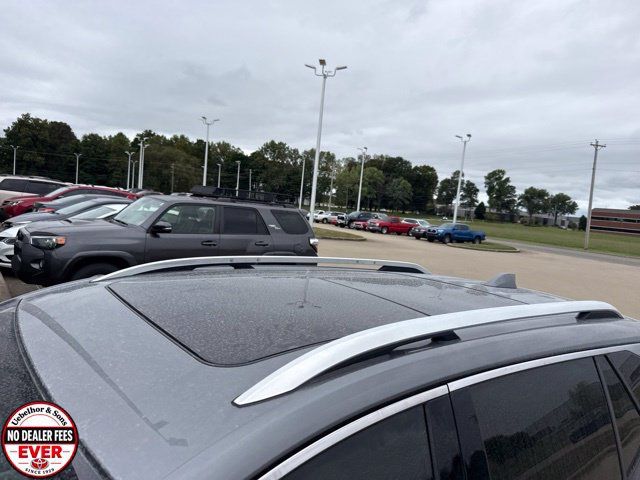 Used 2020 GMC Terrain Denali w/ Denali Premium Package FWD image 2