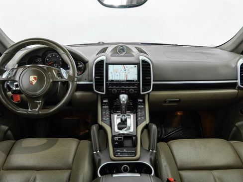 Used 2014 Porsche Cayenne Platinum Edition AWD/4WD image 11
