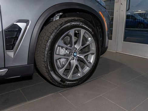 New 2026 BMW X5 xDrive50e w/ Climate Comfort Package AWD/4WD image 6