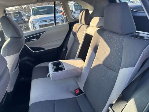 Used 2021 Toyota RAV4 XLE w/ Convenience Package image 36