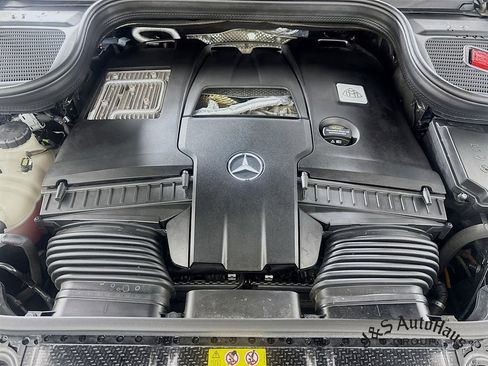 Used 2023 Mercedes-Benz Maybach GLS 600 4MATIC image 37