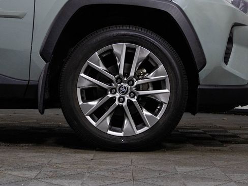 Used 2021 Toyota RAV4 XLE Premium image 43