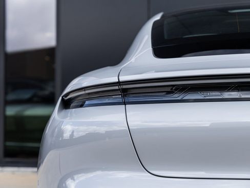 Used 2025 Porsche Taycan GTS image 15