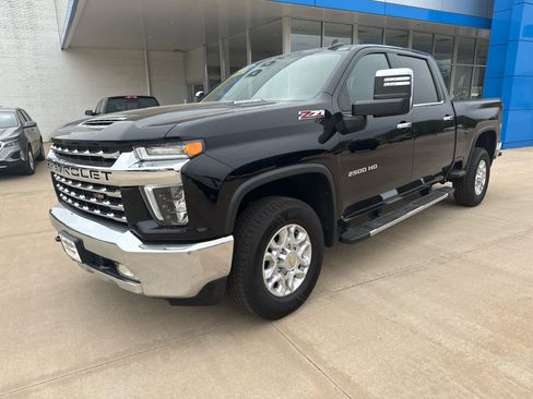 Used 2022 Chevrolet Silverado 2500 LTZ w/ LTZ Convenience Package image 3
