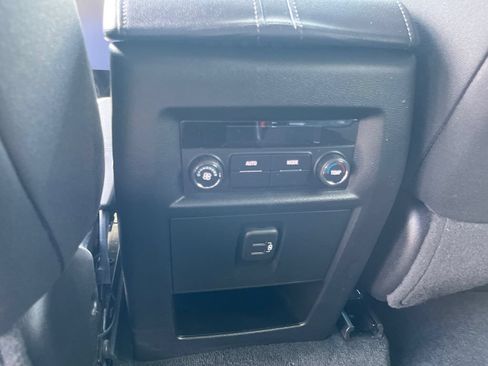 Used 2023 Chevrolet Traverse LT AWD/4WD image 25