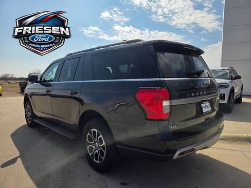 Used 2024 Ford Expedition Max XLT image 5