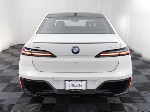 Used 2026 BMW 750e xDrive w/ Autobahn Package AWD/4WD image 18