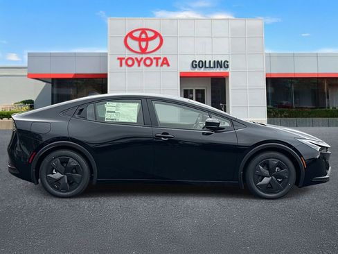 New 2026 Toyota Prius Plug-In Hybrid FWD image 2