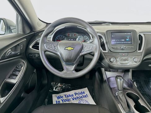 Used 2018 Chevrolet Malibu LS FWD image 20