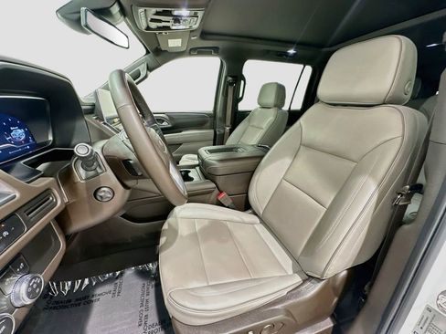 Used 2023 GMC Yukon XL SLT w/ SLT Luxury Package AWD/4WD image 22