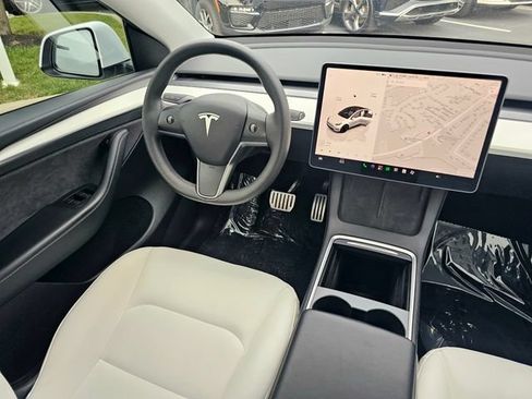 Used 2022 Tesla Model Y Performance AWD/4WD image 29