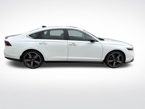Used 2024 Honda Accord Sport image 9
