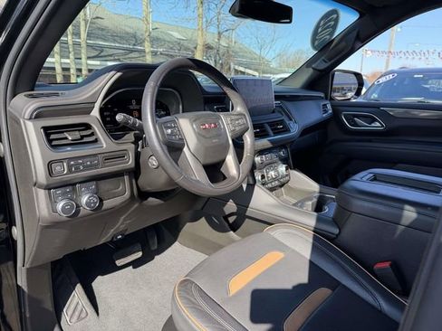 Used 2022 GMC Yukon XL AT4 image 11