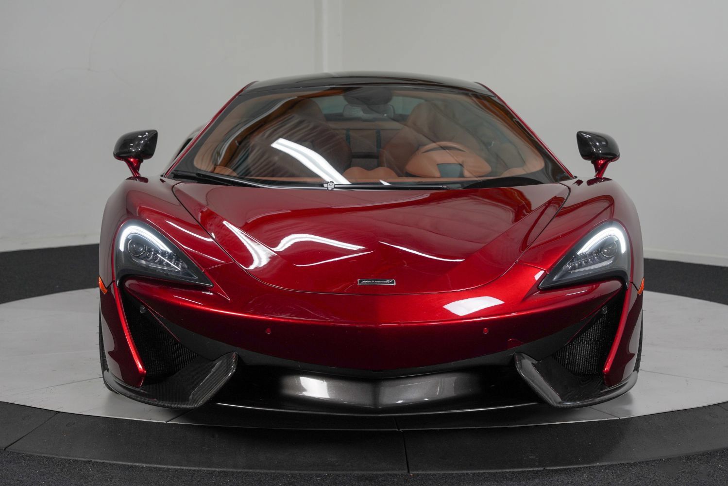 Used 2017 McLaren 570S RWD image 8