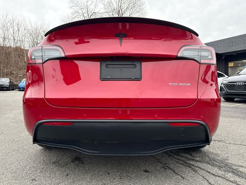 Used 2022 Tesla Model Y Performance image 15