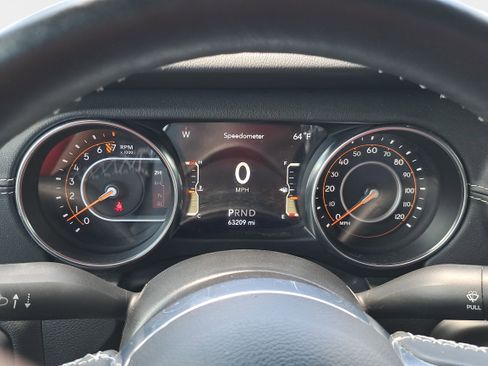 Used 2022 Jeep Wrangler Unlimited Sahara w/ LED Lighting Group AWD/4WD image 18