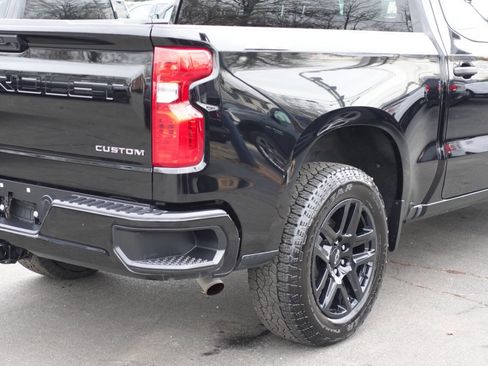 Used 2023 Chevrolet Silverado 1500 Custom image 10