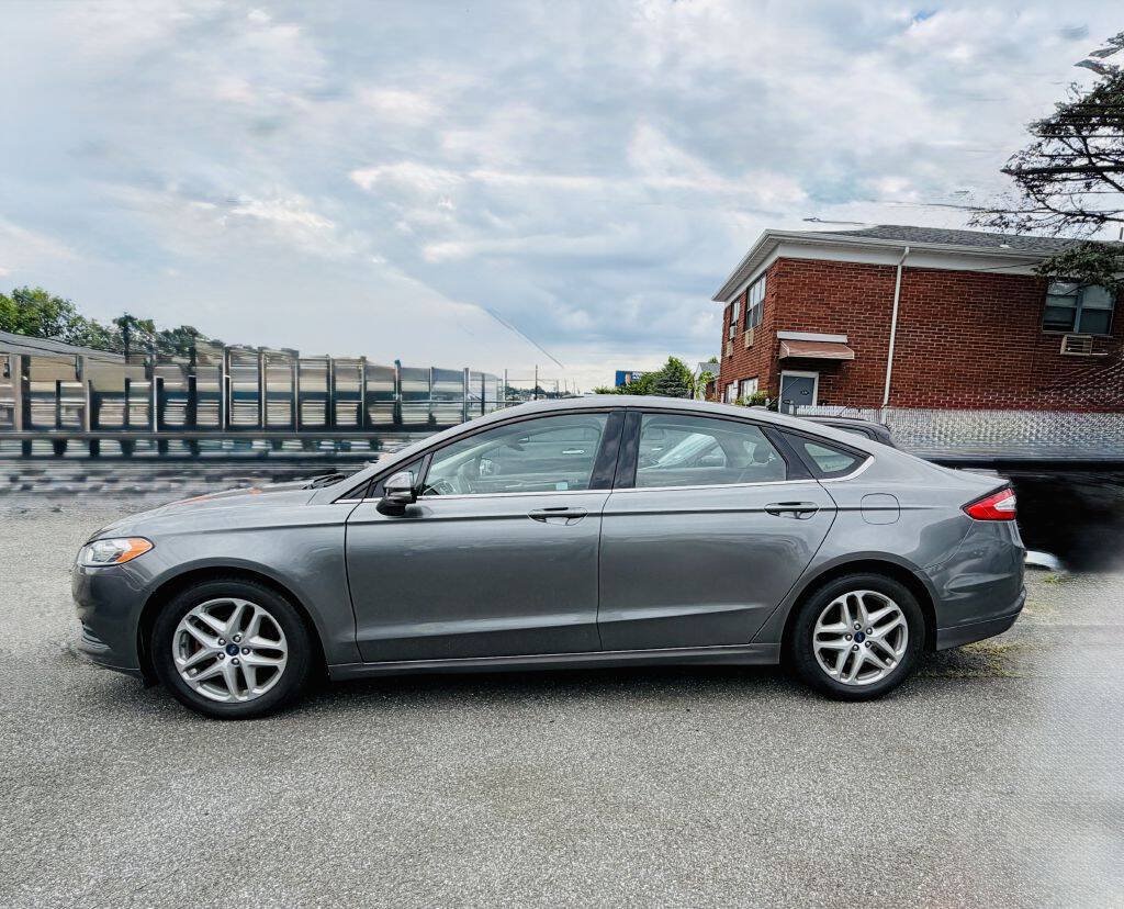 Used 2014 Ford Fusion SE FWD image 4