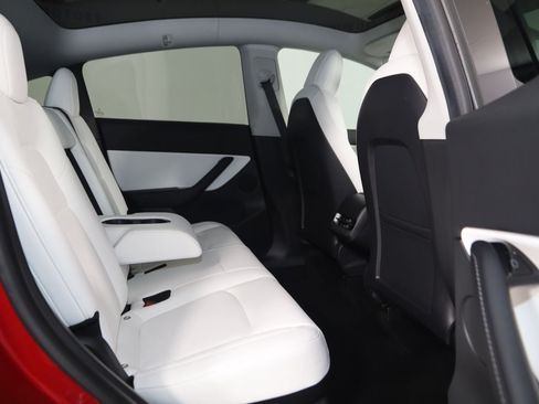 Used 2021 Tesla Model Y Long Range AWD/4WD image 15