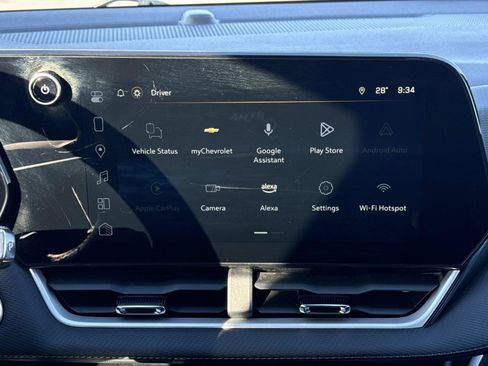 Used 2025 Chevrolet Equinox LT image 3