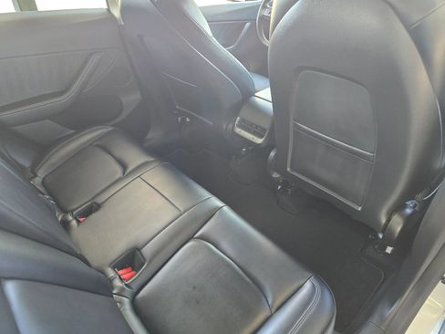 Used 2021 Tesla Model Y Long Range AWD/4WD image 26
