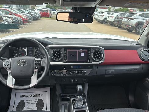 Used 2023 Toyota Tacoma SR5 AWD/4WD image 7