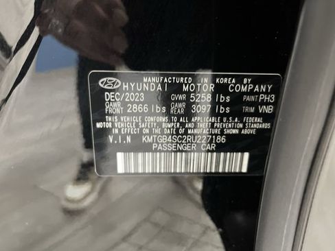 Used 2024 Genesis G80 2.5T image 35