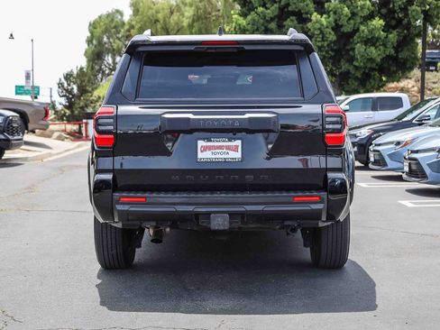 Certified 2025 Toyota 4Runner SR5 AWD/4WD image 6