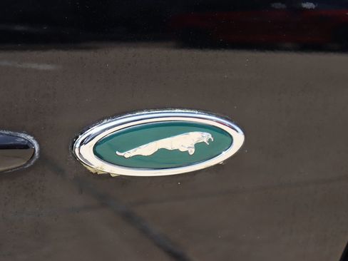 Used 2002 Jaguar XK8 Convertible image 10