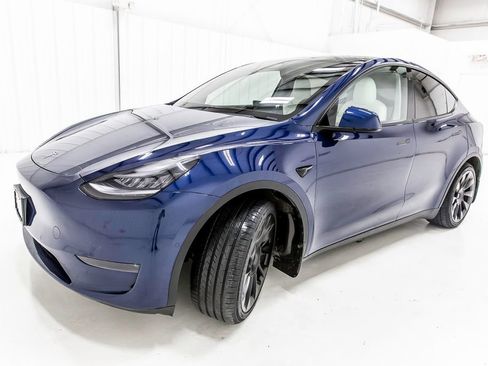 Used 2021 Tesla Model Y Long Range AWD/4WD image 2