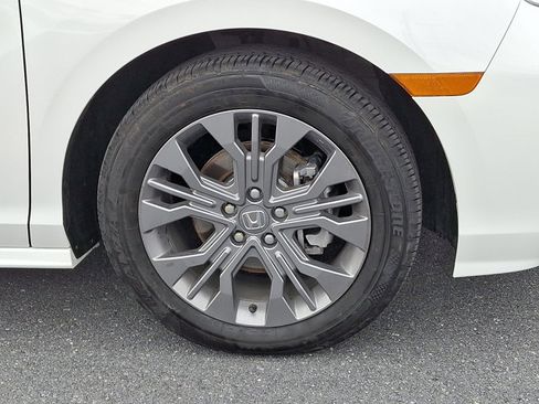 Certified 2026 Honda Odyssey Touring image 8