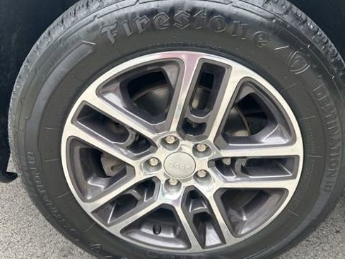 Used 2019 Jeep Compass Latitude w/ Popular Equipment Group AWD/4WD image 11