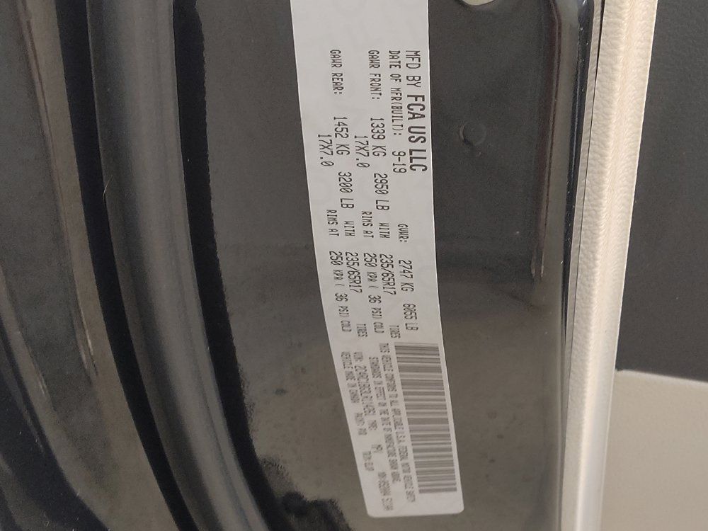 Used 2020 Chrysler Pacifica Touring-L FWD image 33
