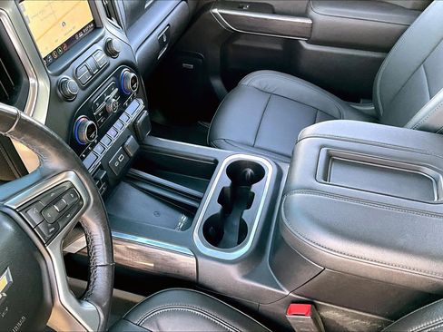 Used 2020 Chevrolet Silverado 2500 LTZ w/ LTZ Convenience Package image 19