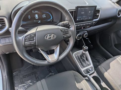 Used 2025 Hyundai Venue SEL FWD image 14