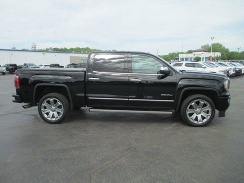 Used 2017 GMC Sierra 1500 Denali w/ Denali Ultimate Package AWD/4WD image 2