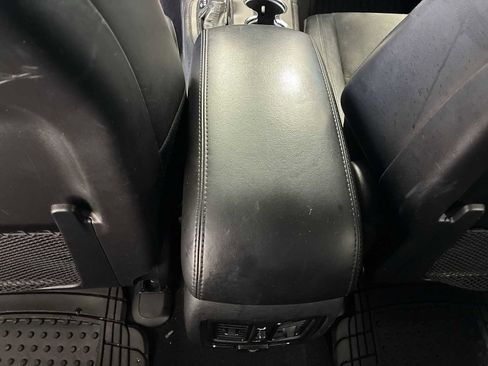 Certified 2021 Jeep Grand Cherokee Laredo X image 22